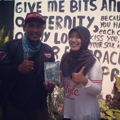 Menulis Buku Pertama Menulis Buku Pertama