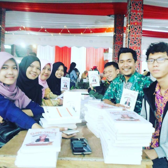 ONE SHOT - Antologi Karya LCC Perpustakaan Provinsi Kalbar 11 ONE SHOT - Antologi Karya LCC Perpustakaan Provinsi Kalbar 10