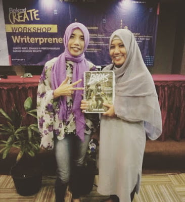 Menulis Buku Pertama Menulis Buku Pertama